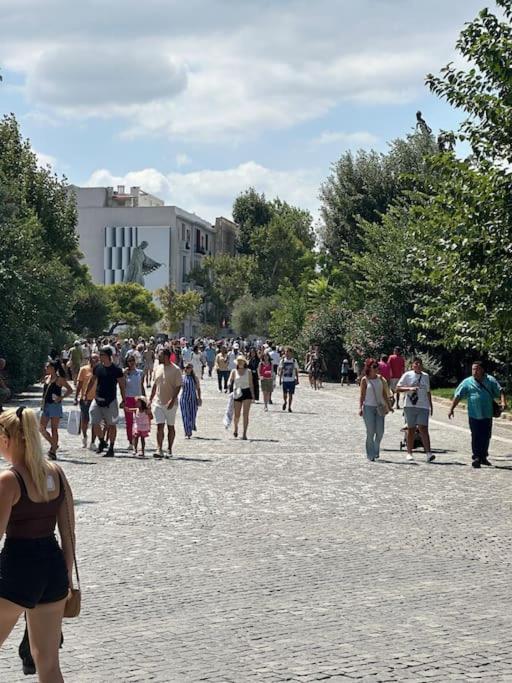 Contemporary 200m From Acropolis 100mbps Netflix
