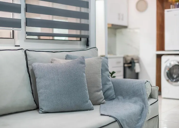 Contemporary Apartment 200M From Acropolis 100Mbps Netflix