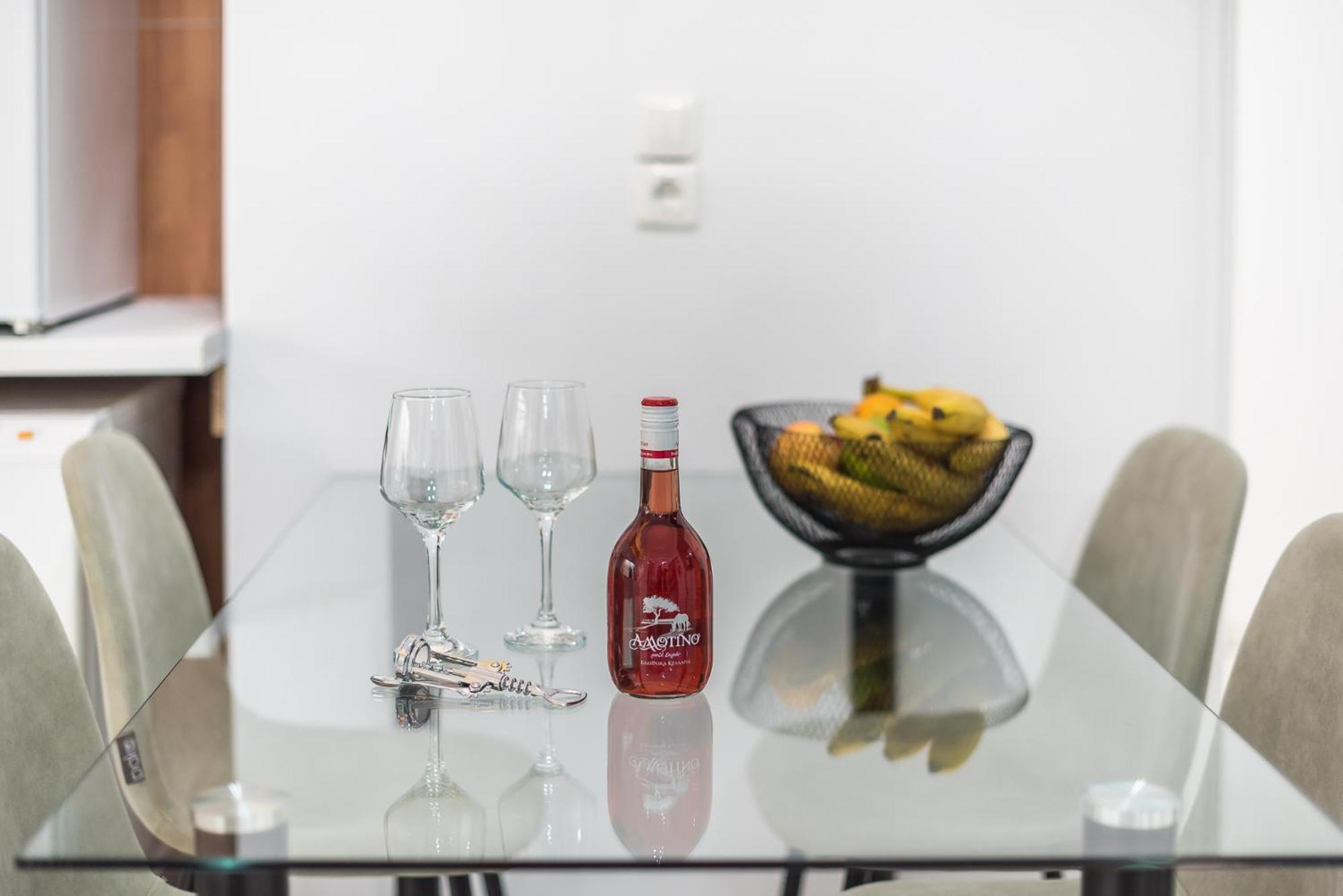 Contemporary 200m From Acropolis 100mbps Netflix Apartment