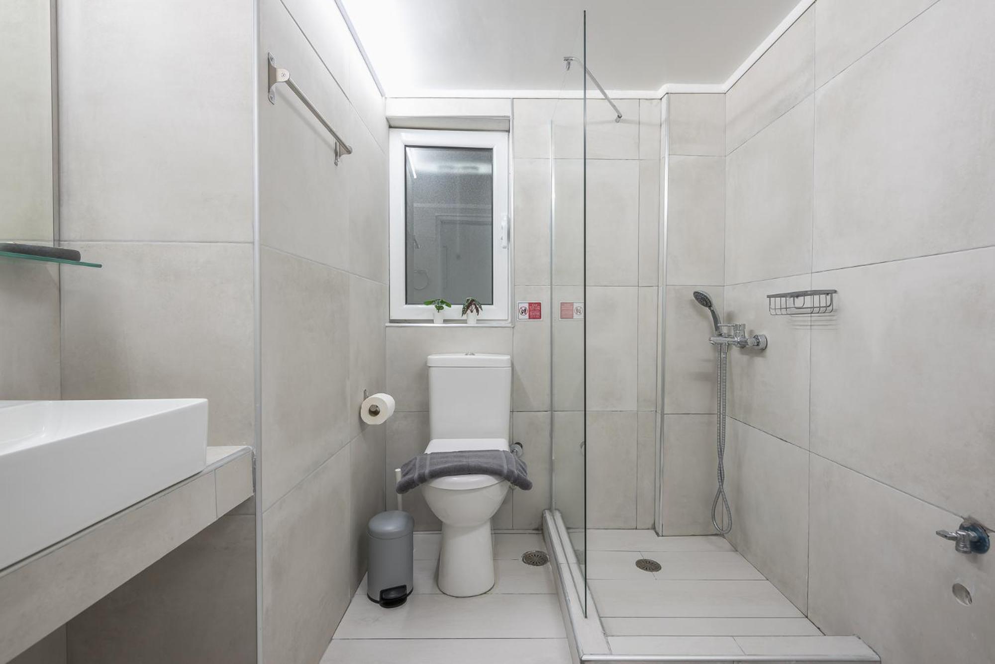 Contemporary 200m From Acropolis 100mbps Netflix Apartment