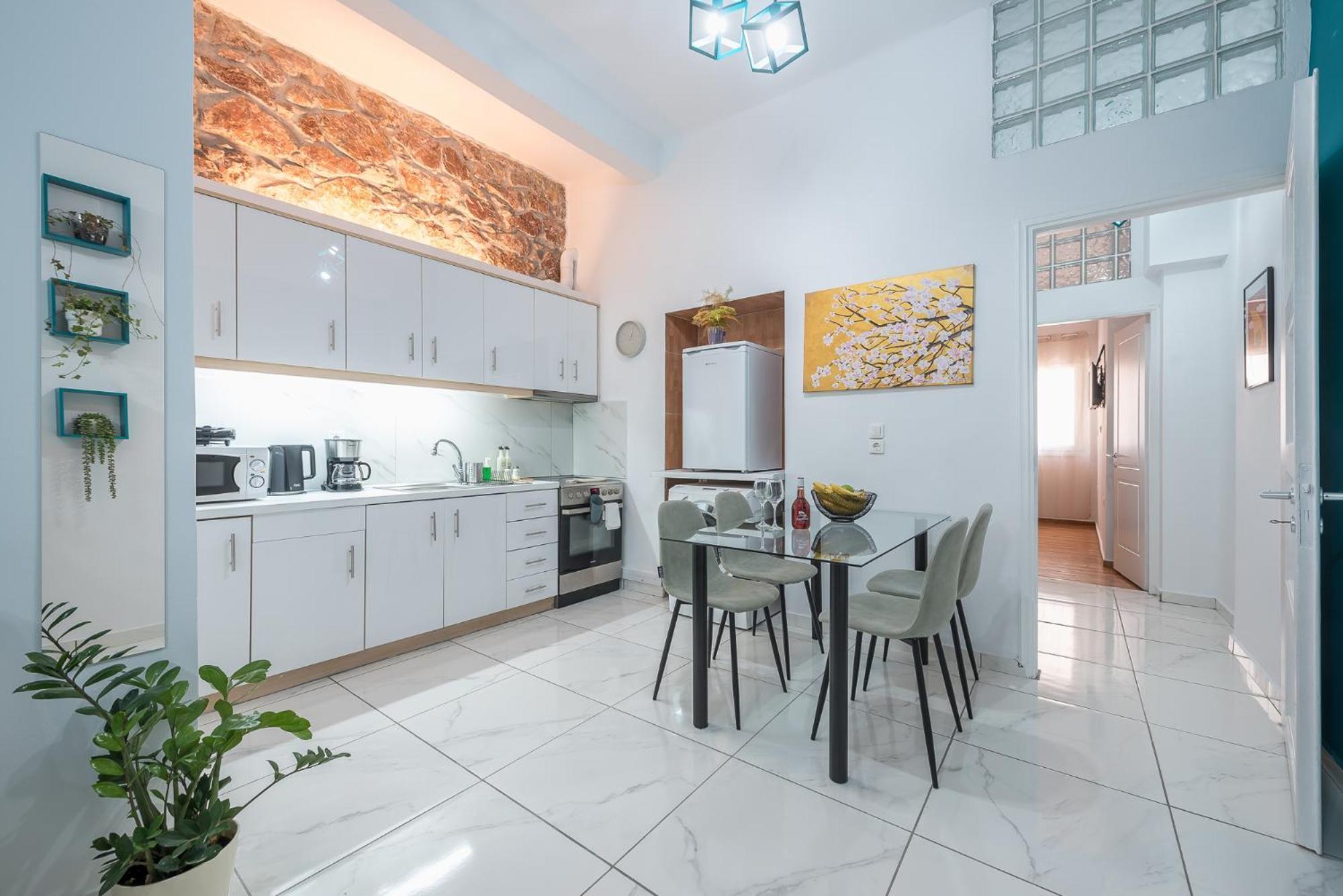 Contemporary 200m From Acropolis 100mbps Netflix Athens